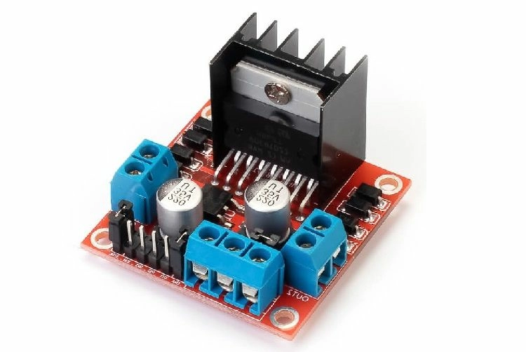 Драйвер двигателя L298N Драйвер двигателя L298N