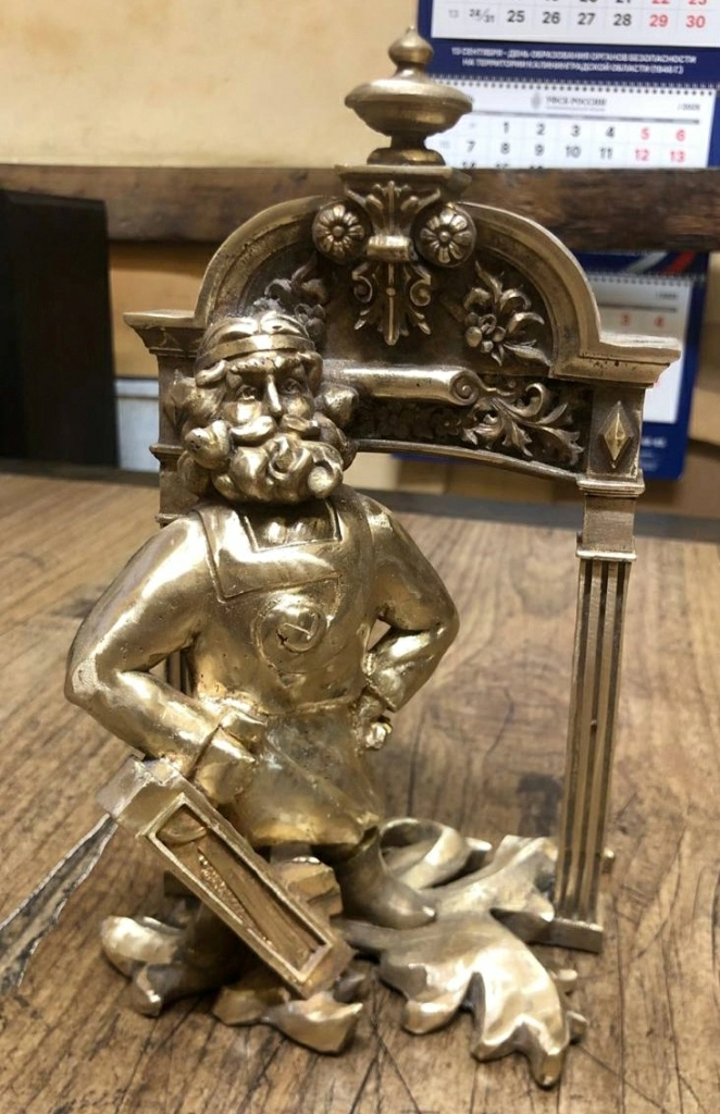 Металлическая модель Деревянных дел мастер Металлическая модель Деревянных дел мастер