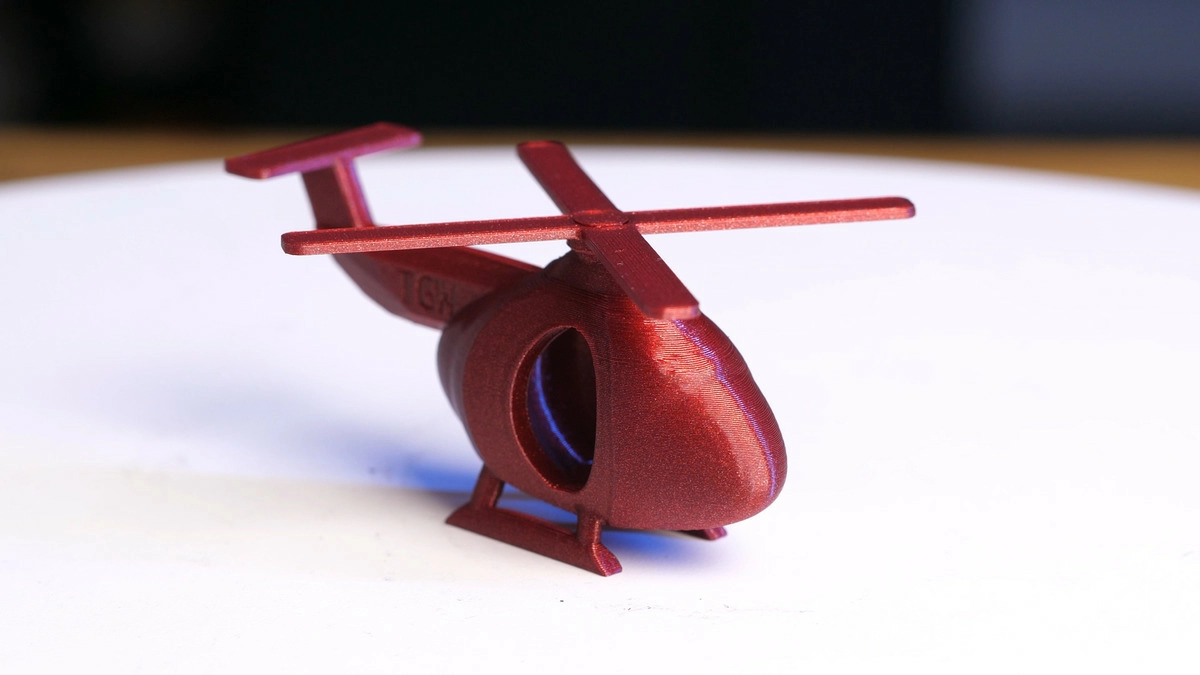 Готовая модель вертолета PLA на Qidi tech Q1 Pro Готовая модель вертолета PLA на Qidi tech Q1 Pro