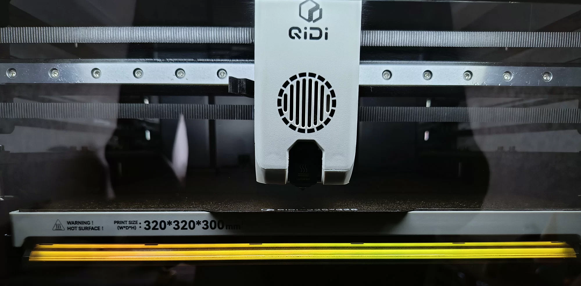 3d-printer-qidi-plus-5-rabochiy-stol.jpg