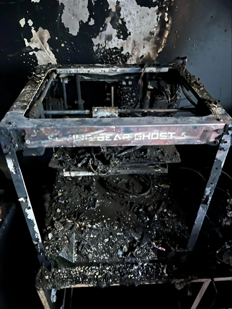 Последствия пожара во время не активной работы с Октопринтом Последствия пожара во время не активной работы с Октопринтом