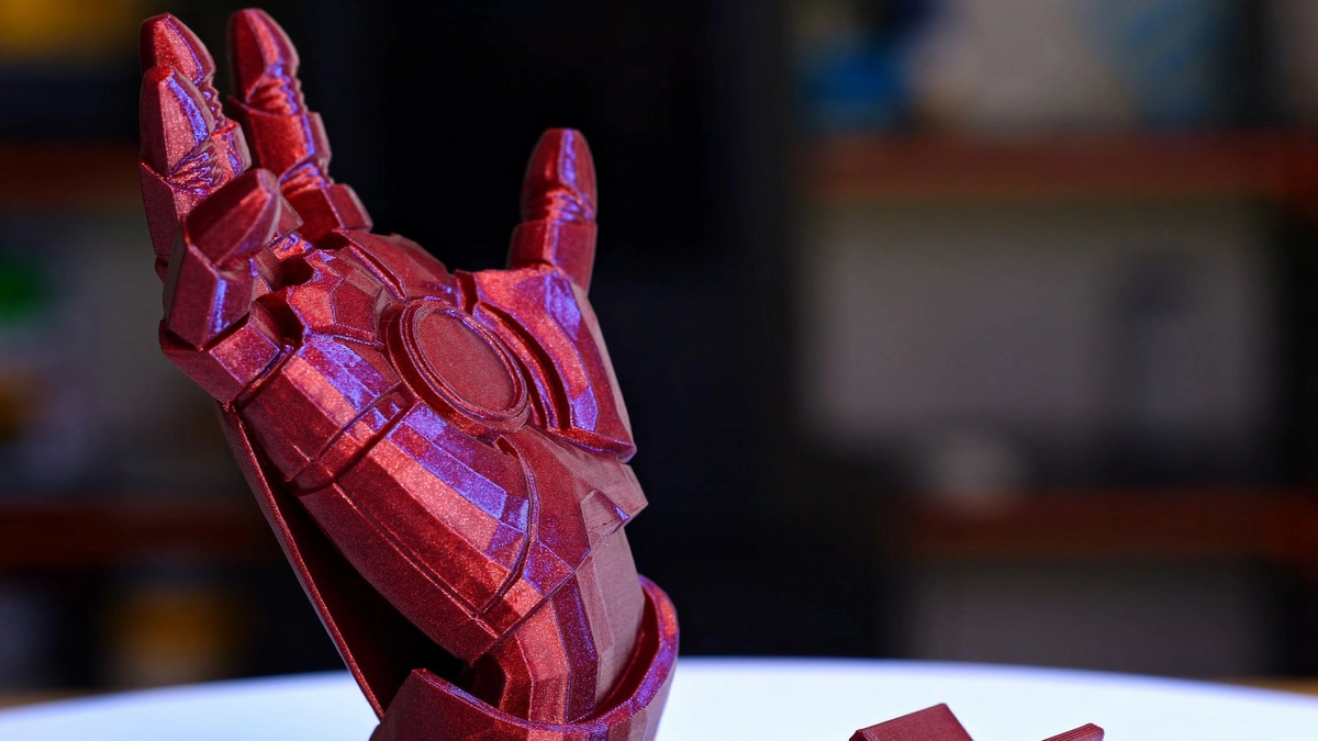 Модель подставки для гаджета напечатанная на Qidi tech Q1 Pro Модель подставки для гаджета напечатанная на Qidi tech Q1 Pro