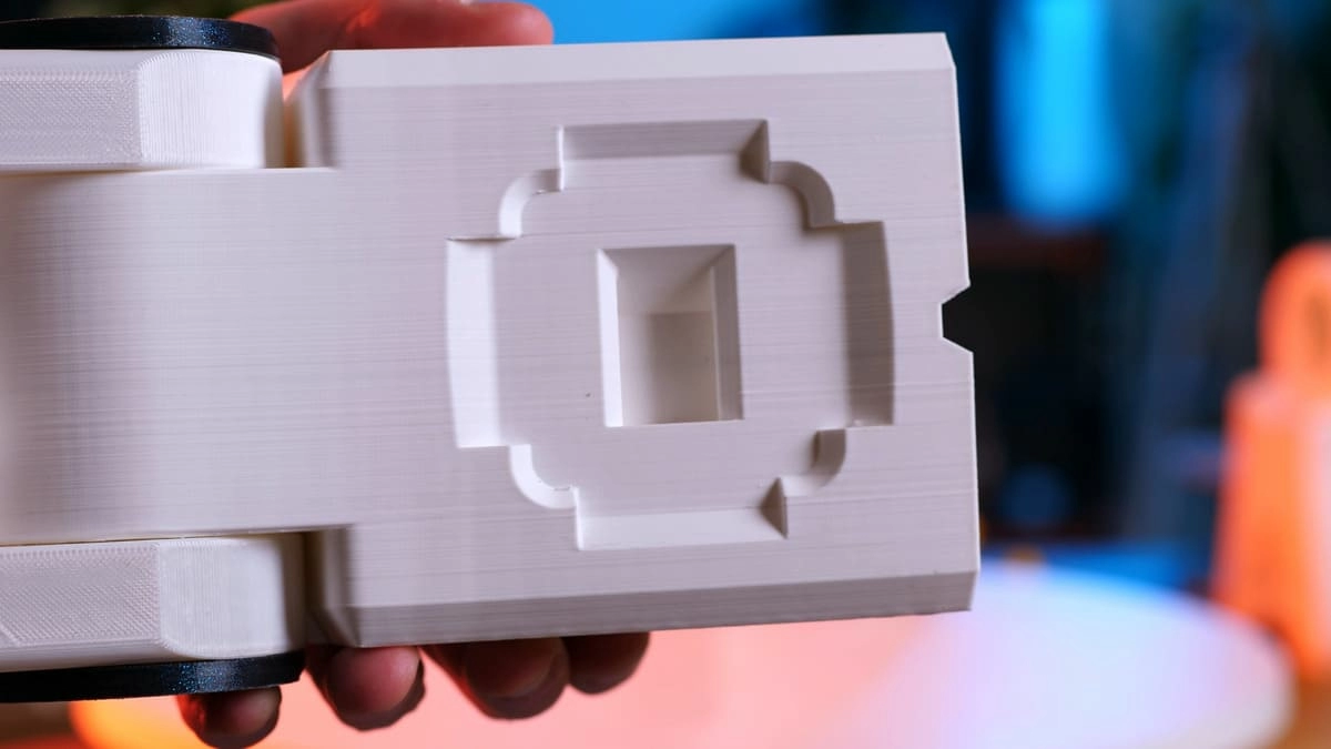 Печать детали из матового белого PLA на принтере Qidi Plus 4
