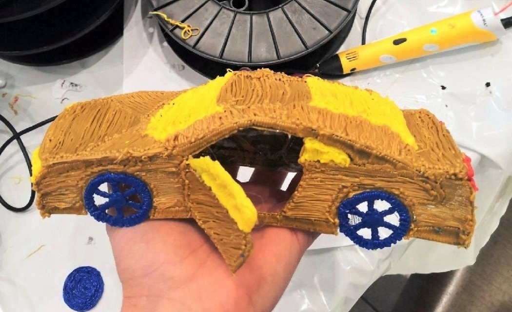 Игрушка, сделанная с помощью 3D ручки Игрушка, сделанная с помощью 3D ручки