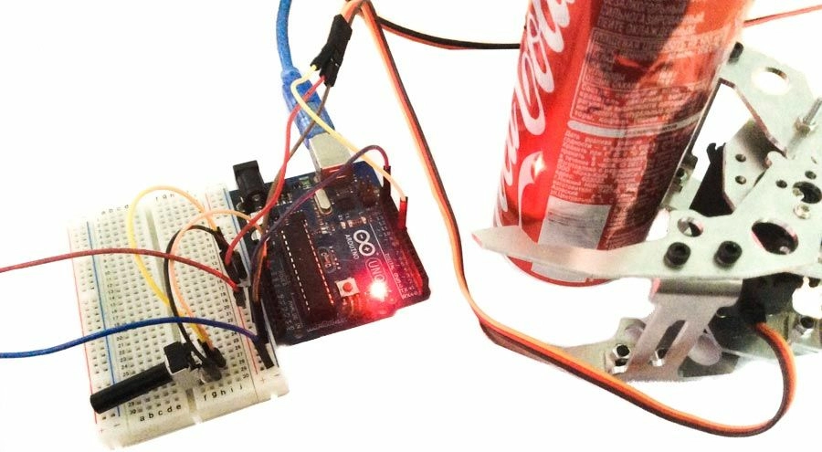 servo-MG995-05.jpg servo-MG995-05.jpg