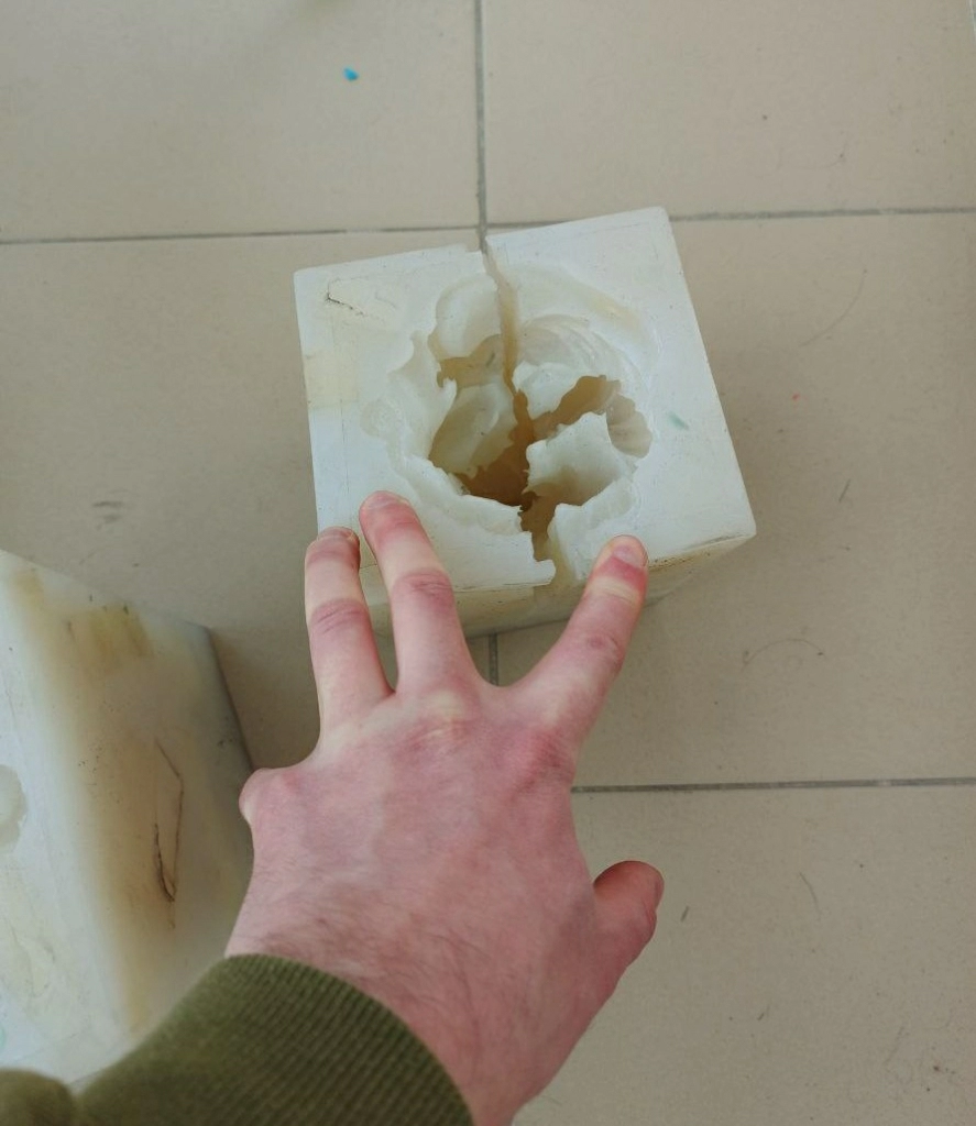 Силиконовая форма, снятая с мастер модели Силиконовая форма, снятая с мастер модели