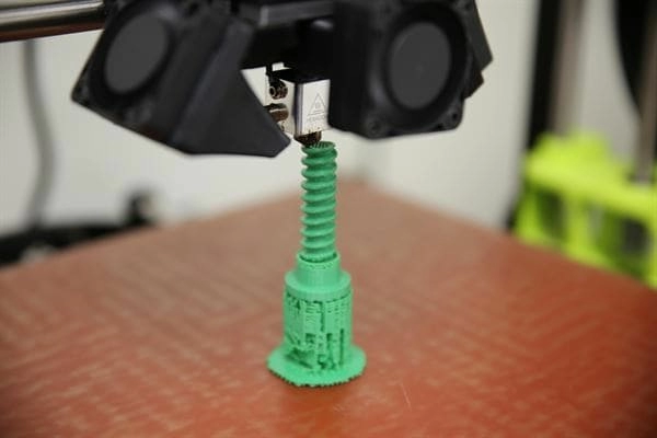 Печать тонкой высокой модели Печать тонкой высокой модели