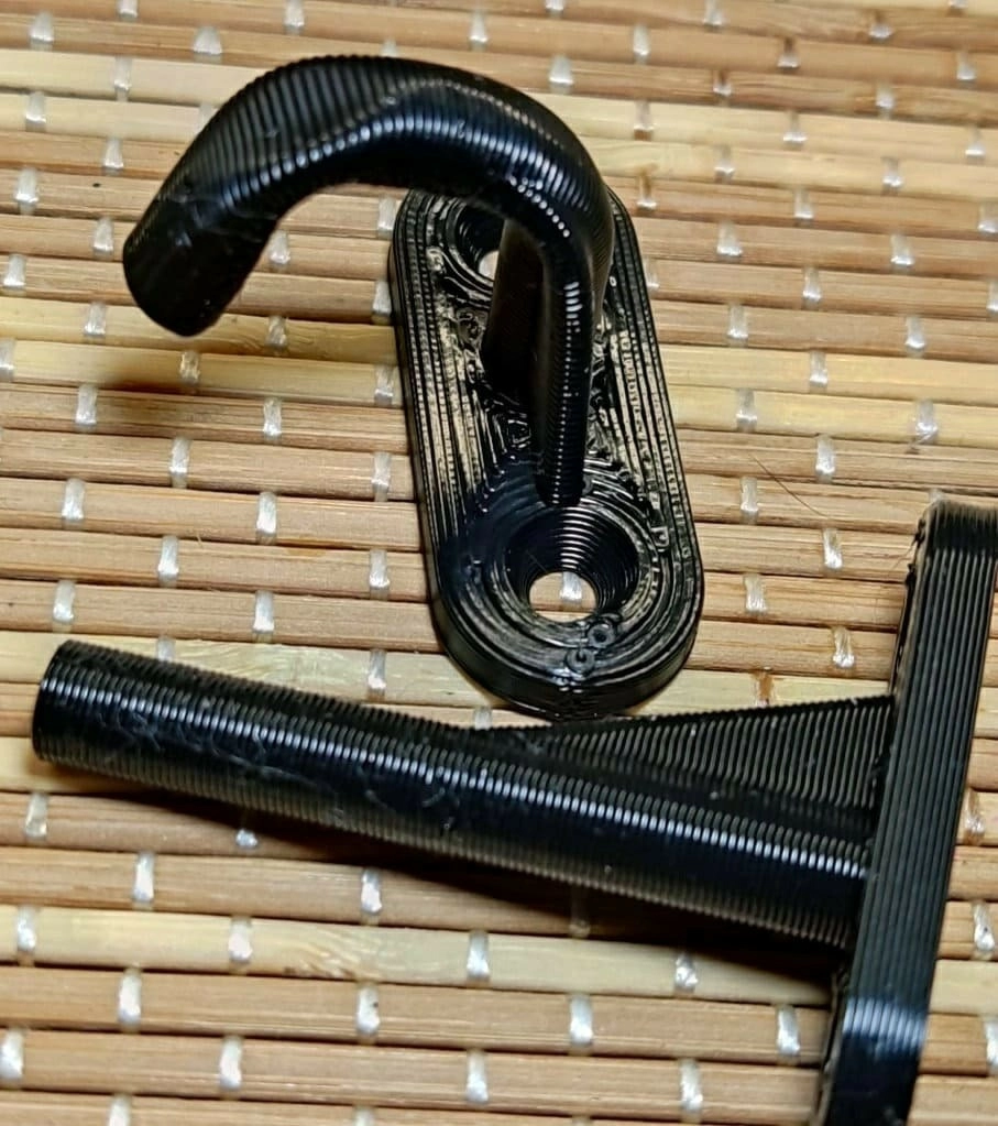 3D пластик PLA имеет низкую температуру плавления 3D пластик PLA имеет низкую температуру плавления