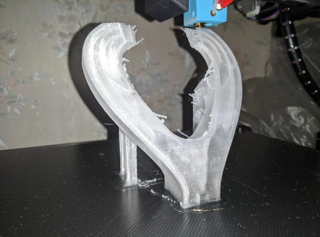 Белая получившиеся деталь