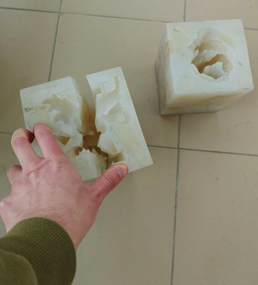 Восковая форма, снятая с модели Деревянных дел мастер Восковая форма, снятая с модели Деревянных дел мастер