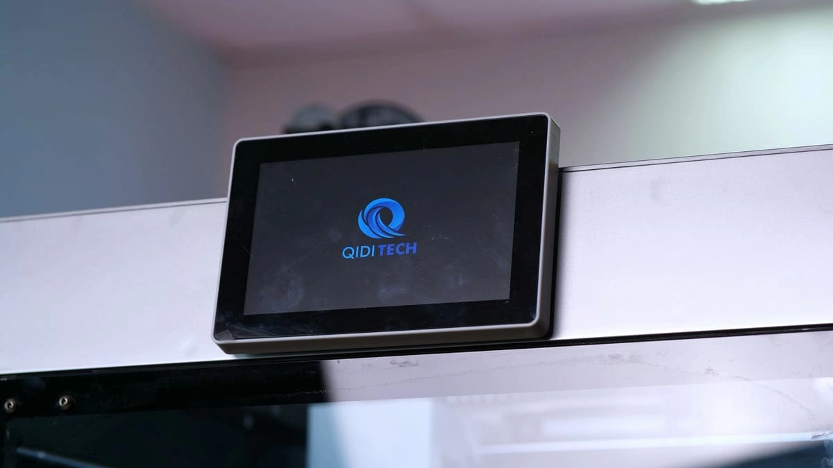 Включение принтера Qidi Plus 4