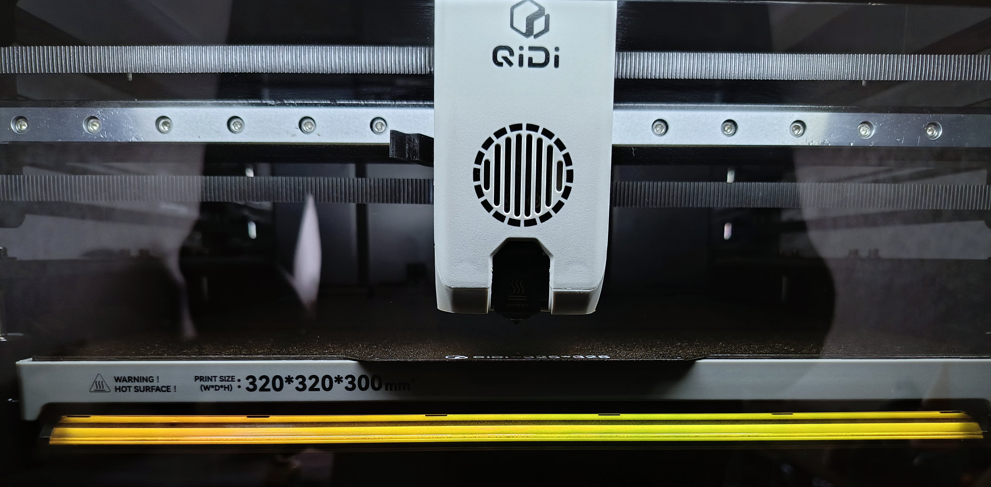 3d-printer-qidi-plus-5-rabochiy-stol.jpg