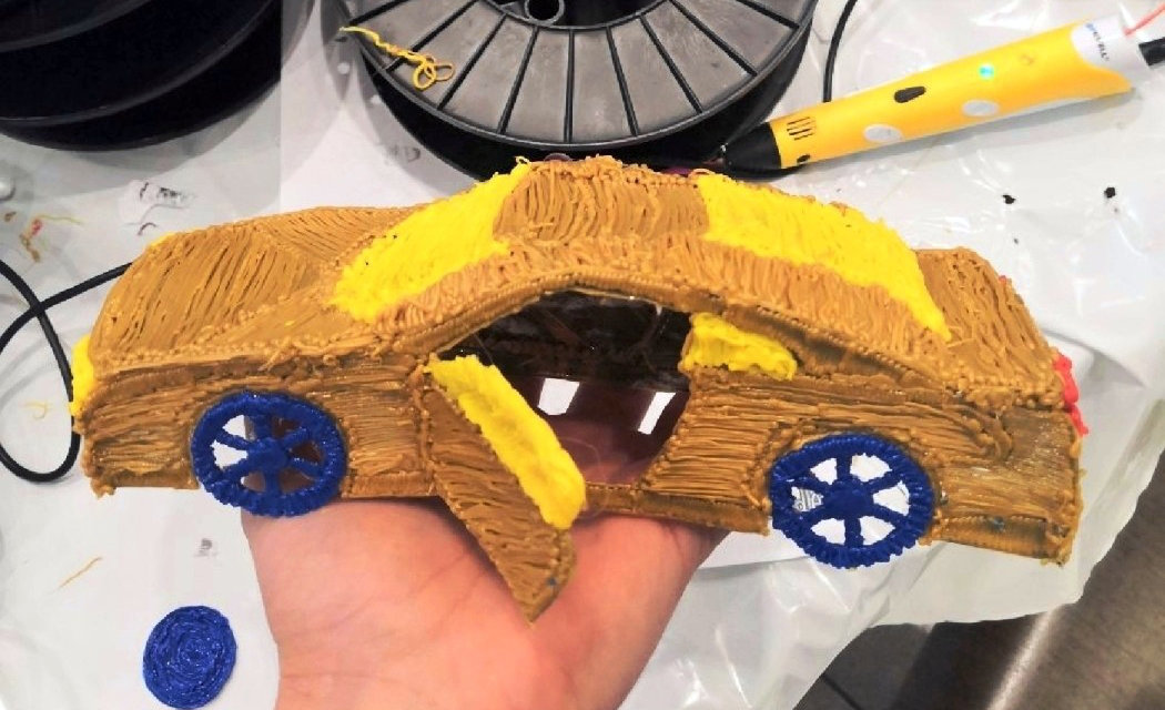 Игрушка, сделанная с помощью 3D ручки Игрушка, сделанная с помощью 3D ручки