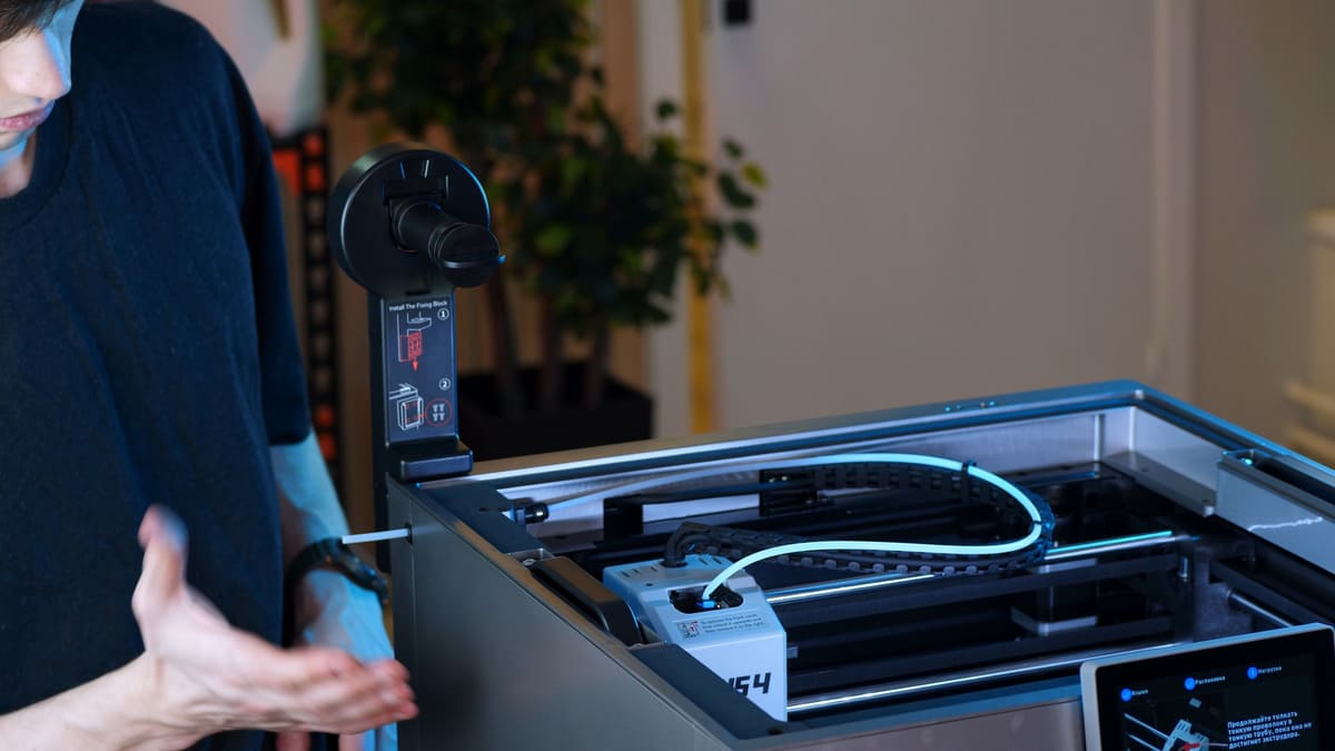 Устанавка держателя катушки филамента на Qidi Plus 4