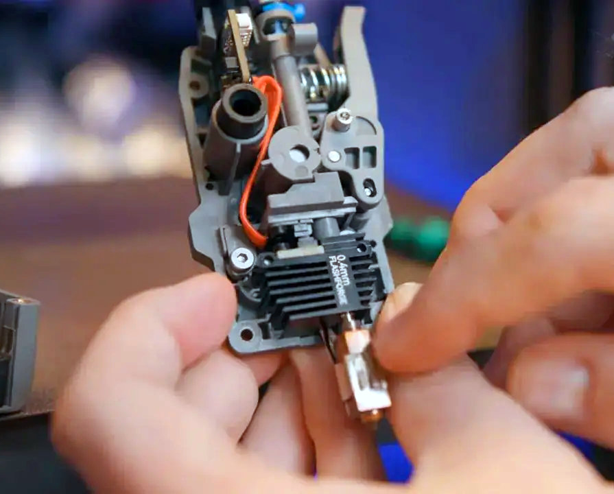 Монтаж сопел в головках FlashForge Creator 5