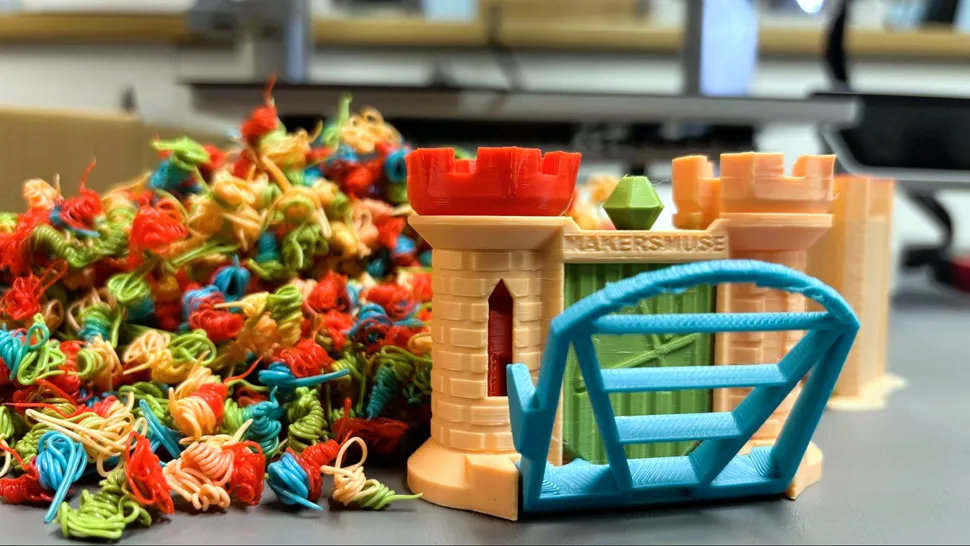 Напечатанный четырехцветный замок Anycubic Kobra X