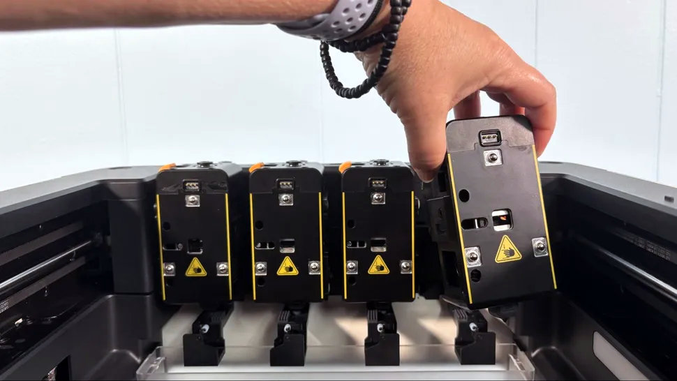 Установка головок в Snapmaker U1 Установка головок в Snapmaker U1