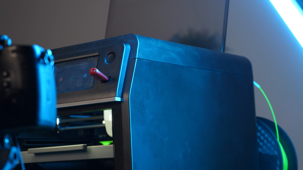 Маркий корпус 3D-принтера FlashForge